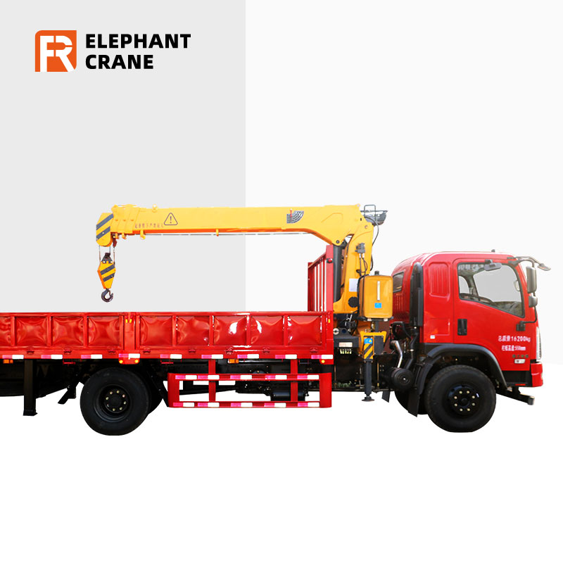 6,3 ton truk yang dipasang crane