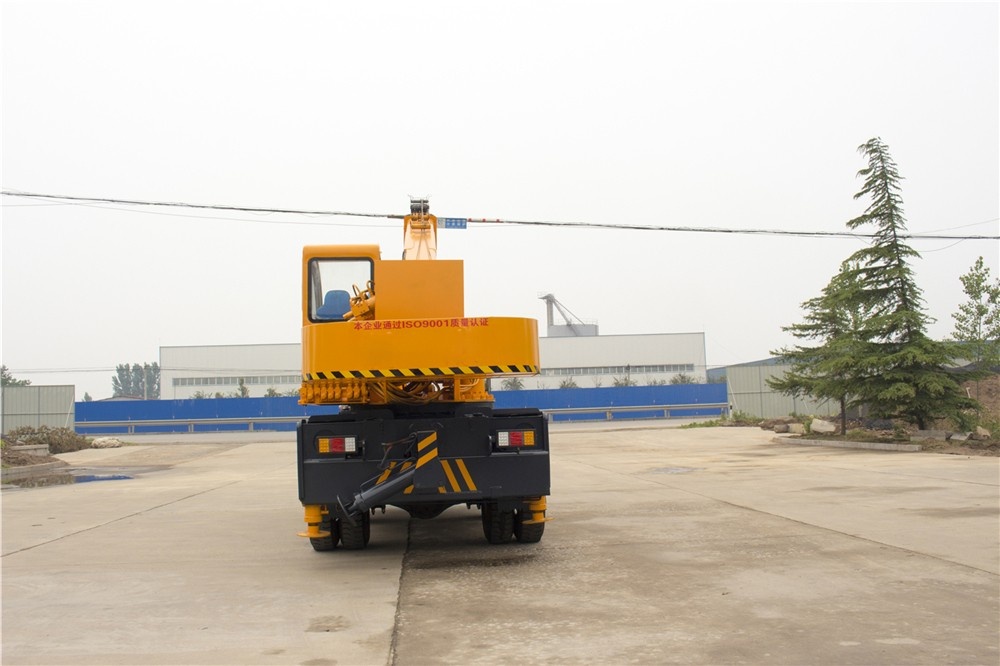 Crane truk plug-in 10 ton