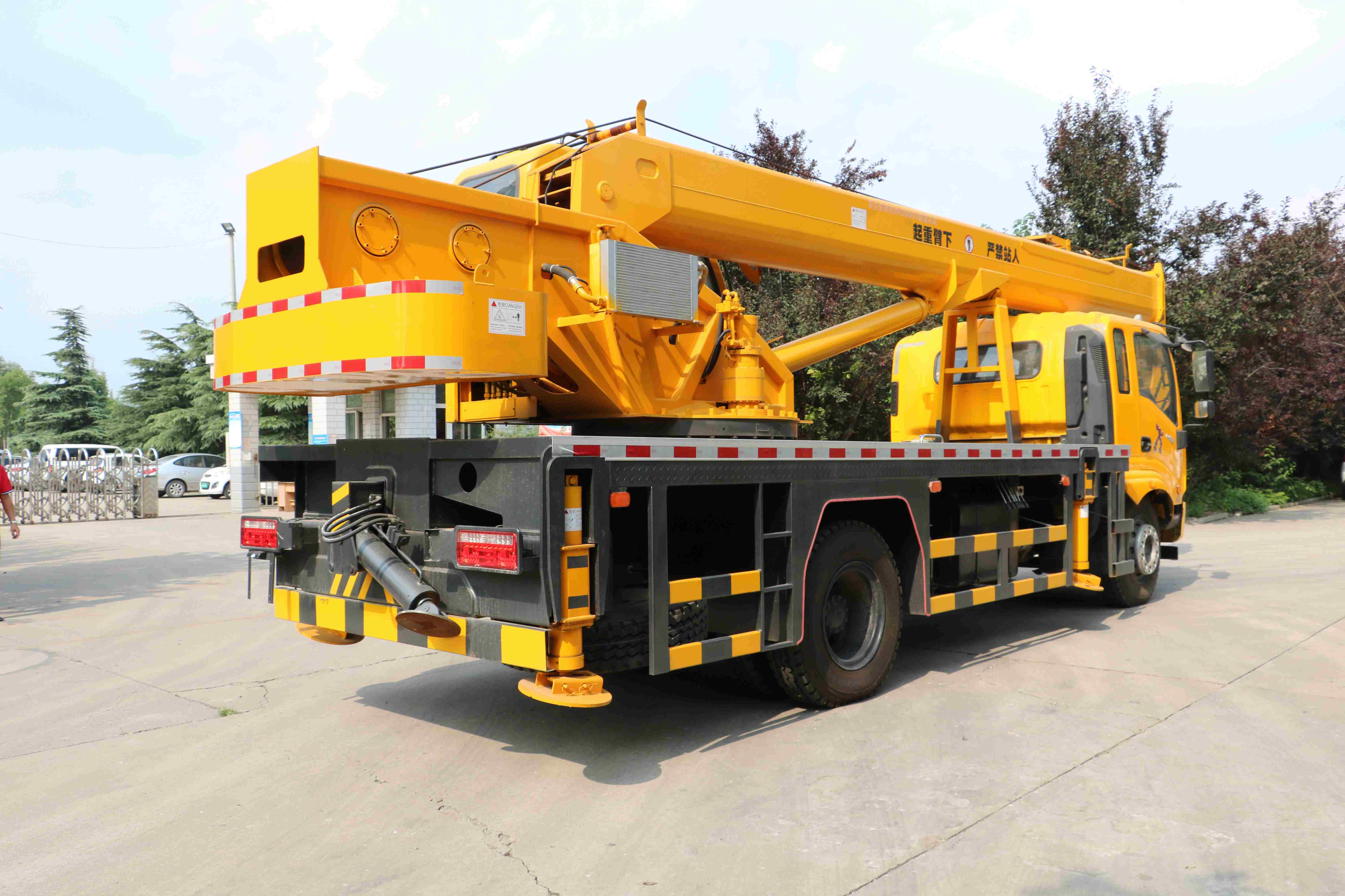 16 Ton Telescopic Boom Mobile Crane