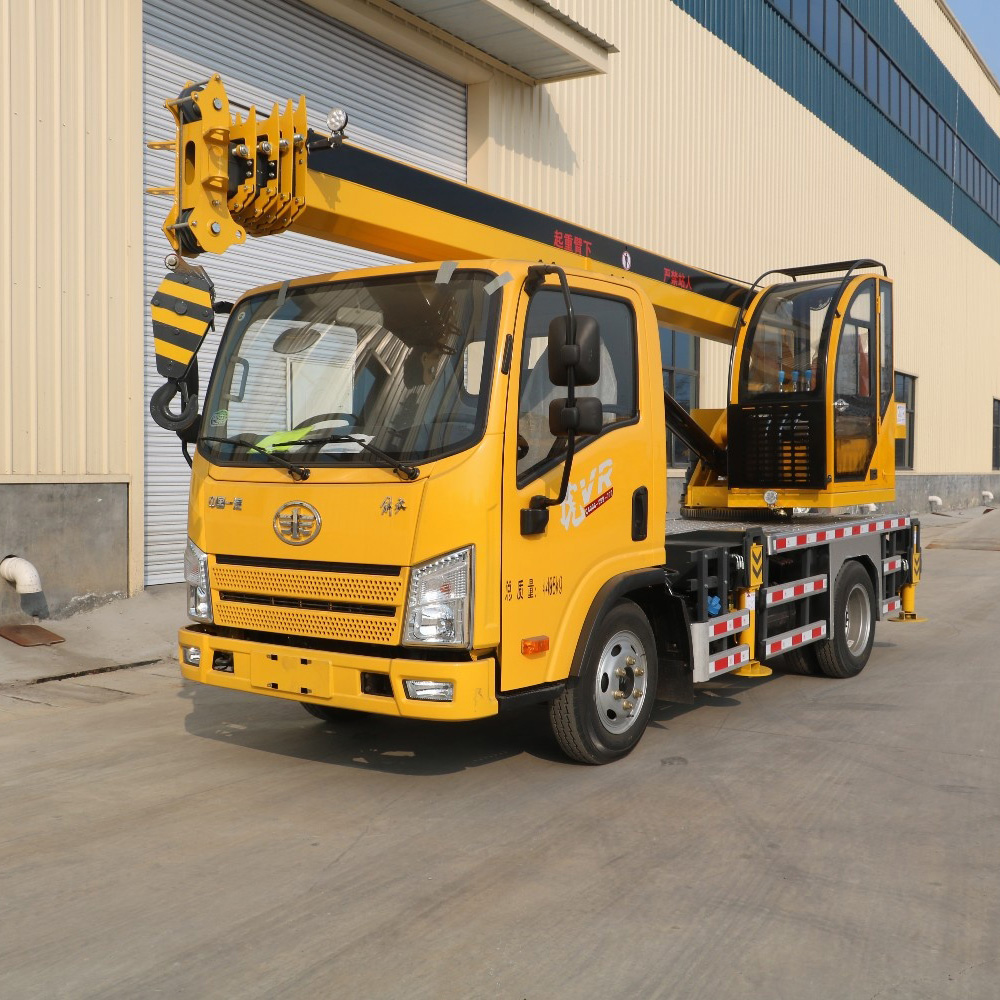 5Tons Mobile Crane With Faw Chassis