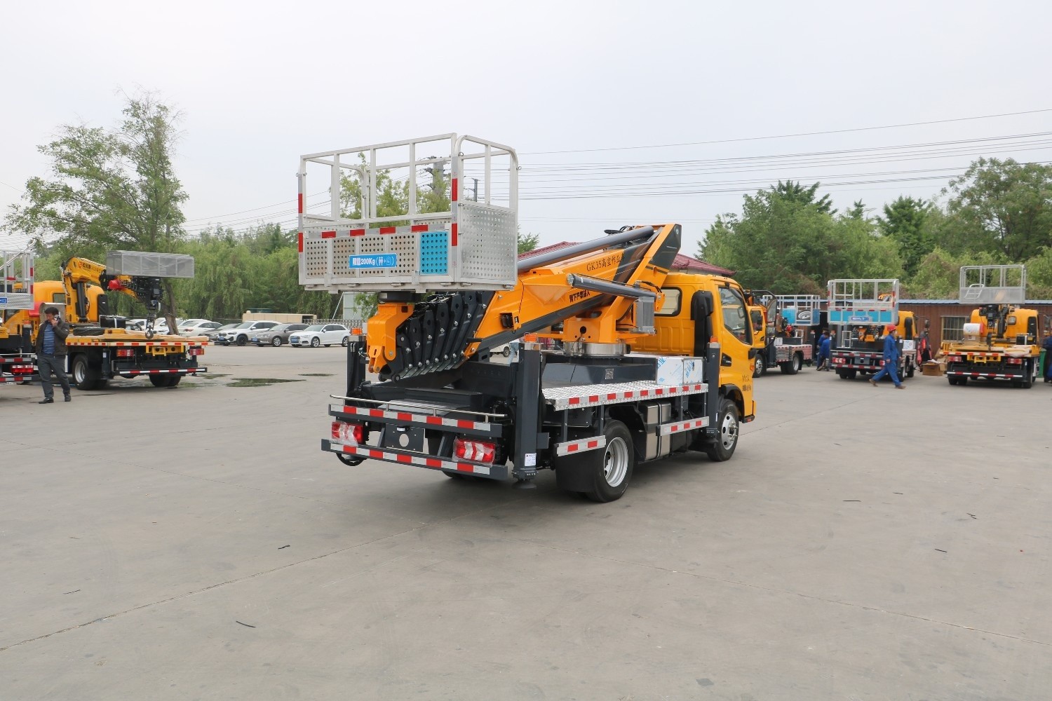 Xe tải làm việc trên không 35 mét với khung JAC