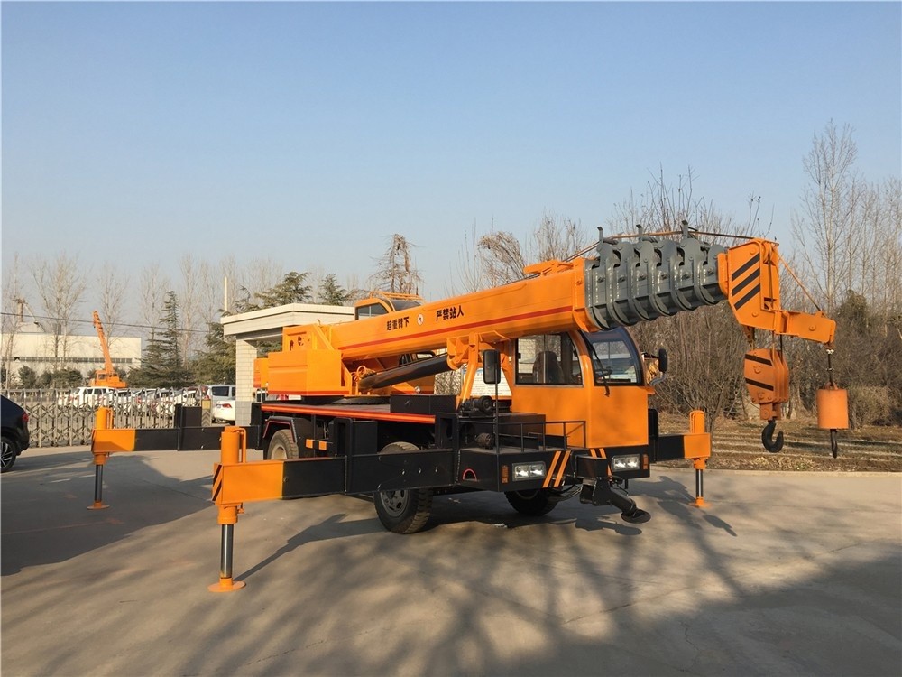 Crane truk plug-in 12 ton