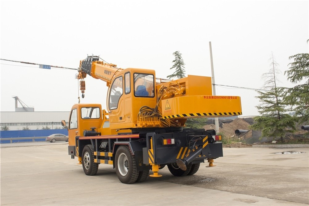 Crane truk plug-in 10 ton