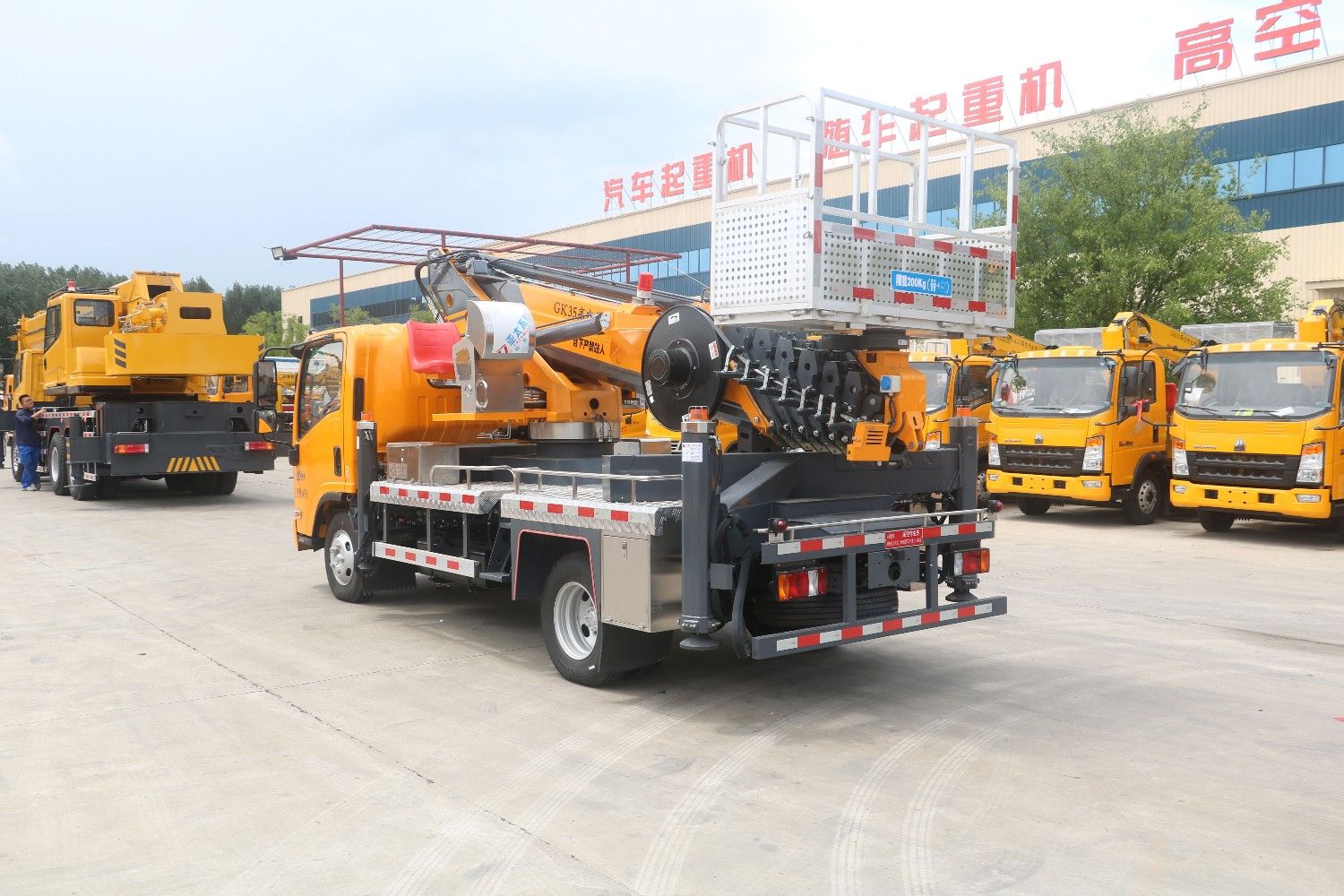 35 Meter Aerial Work Truck With ISUZU Chassis