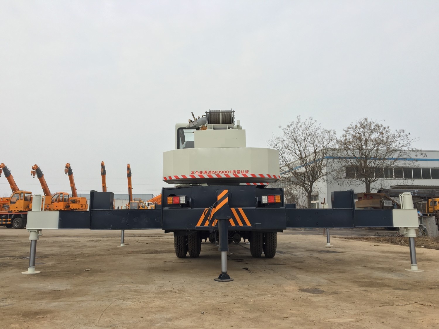 16 Oil-Electric Mobile Crane