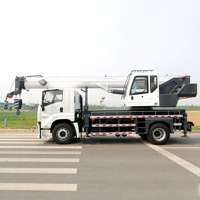 Cần cẩu di động 10 tấn Cần cẩu xe tải mới