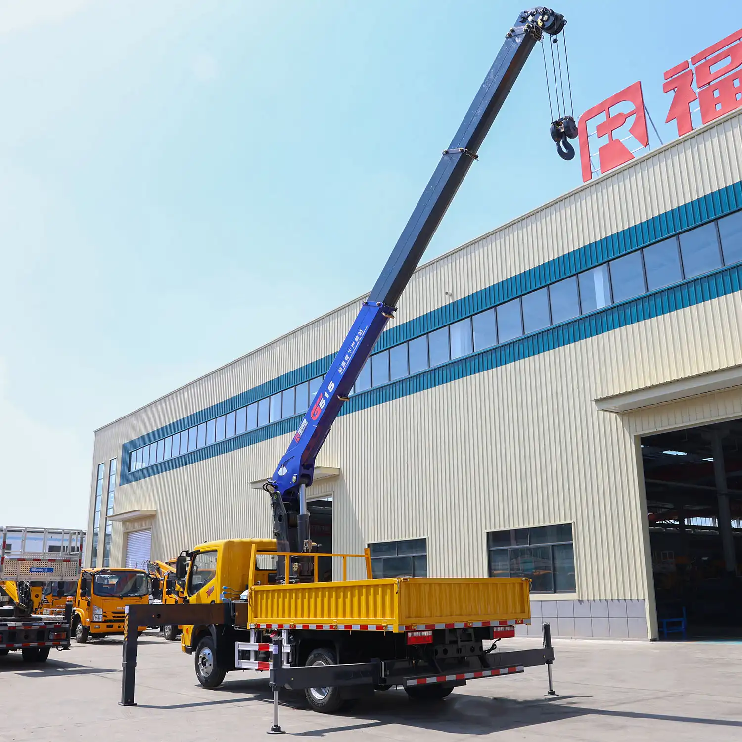 Straight-Boom Crane