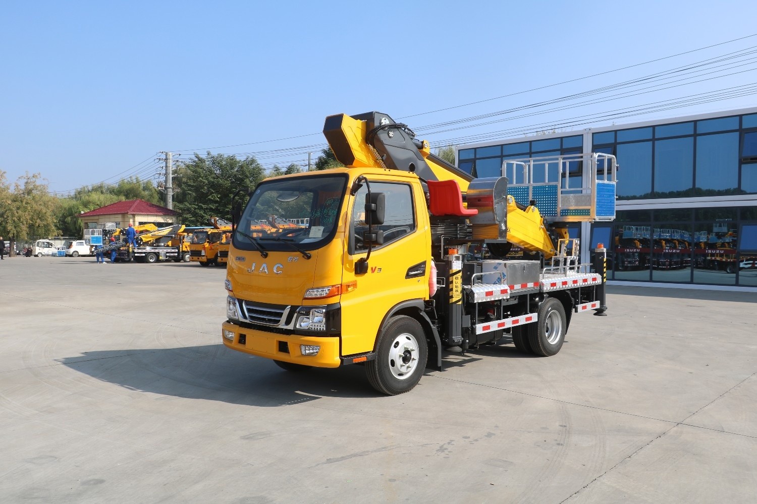 Xe tải nền tảng trên không 30 mét với khung gầm JAC