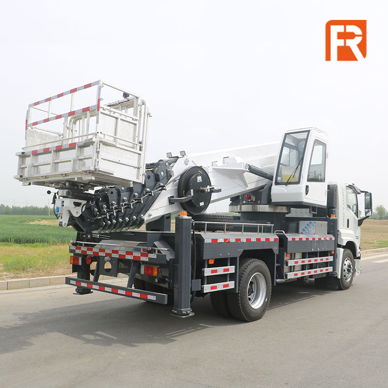 Xe tải thùng thủy lực Isuzu 45 mét