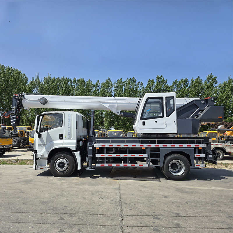 Xe tải cẩu ISUZU 10 tấn