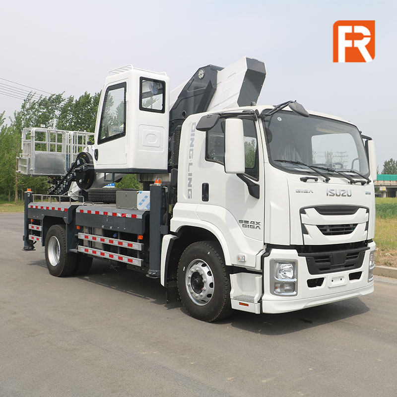 Xe nâng Isuzu ManLift 45 mét