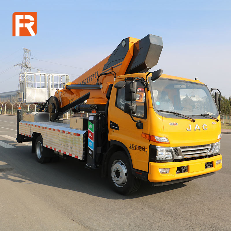 Plate-forme montée sur camion de 45 mètres