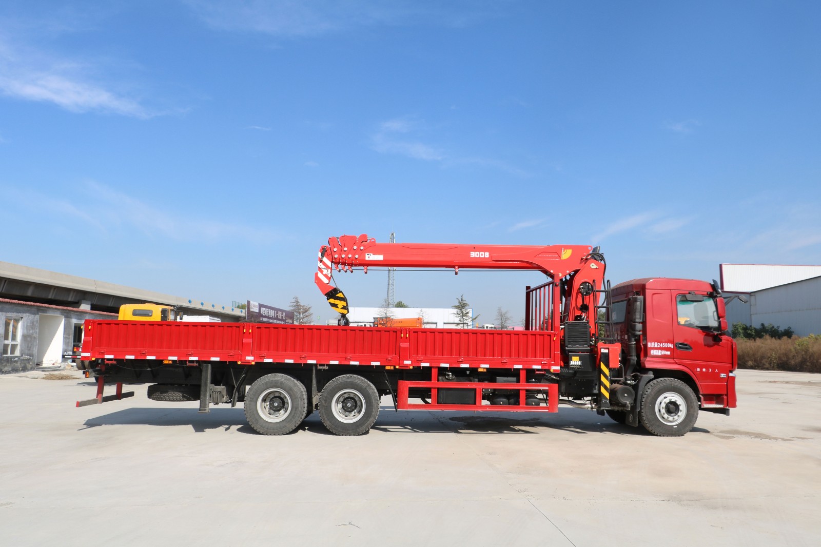 Cần cẩu xe tải tay thẳng 12 tấn