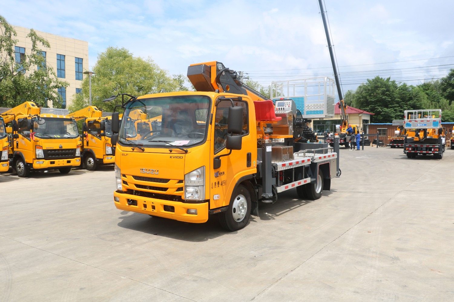 Truk kerja udara 35 meter dengan sasis Isuzu