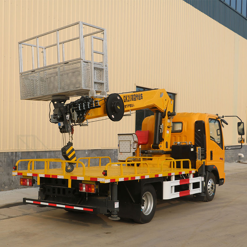 Platform Kerja Aerial Mounted Truk 18M