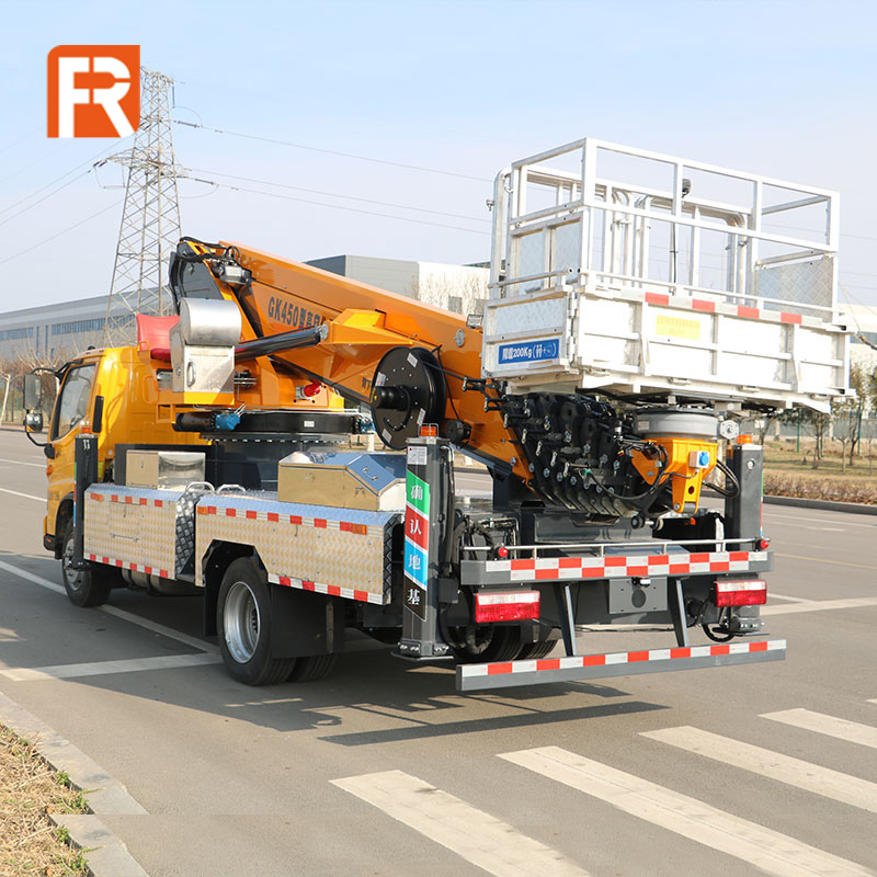 Plate-forme montée sur camion de 45 mètres