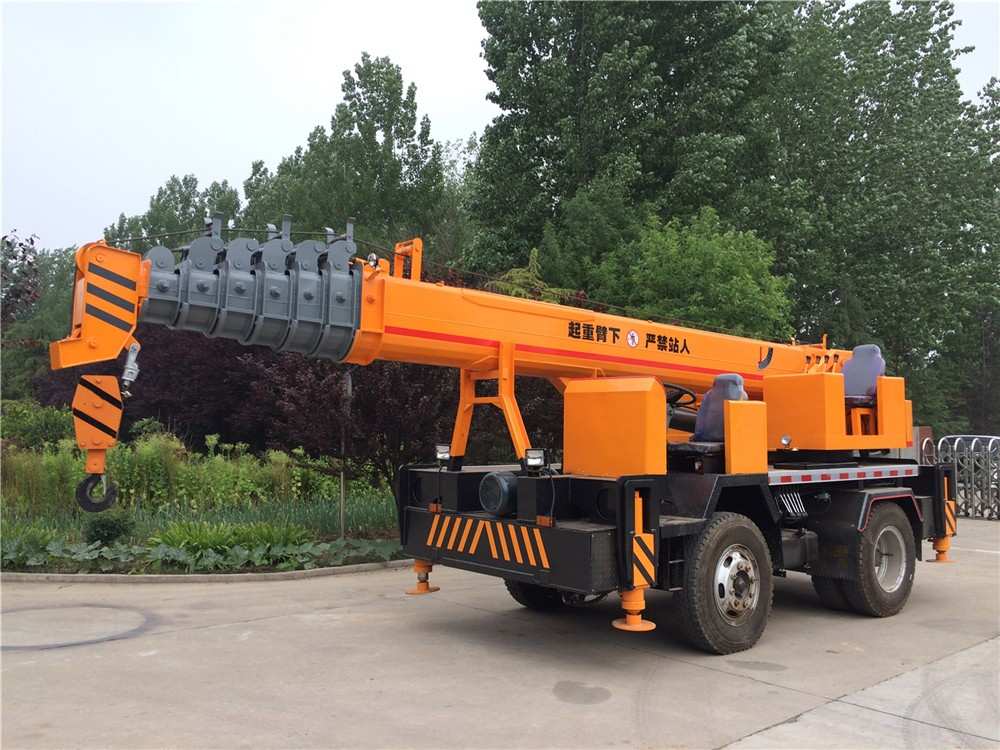 16 Ton Telescopic Beam Oil-Electric Mobile Crane