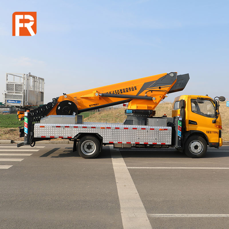 Plate-forme montée sur camion de 45 mètres