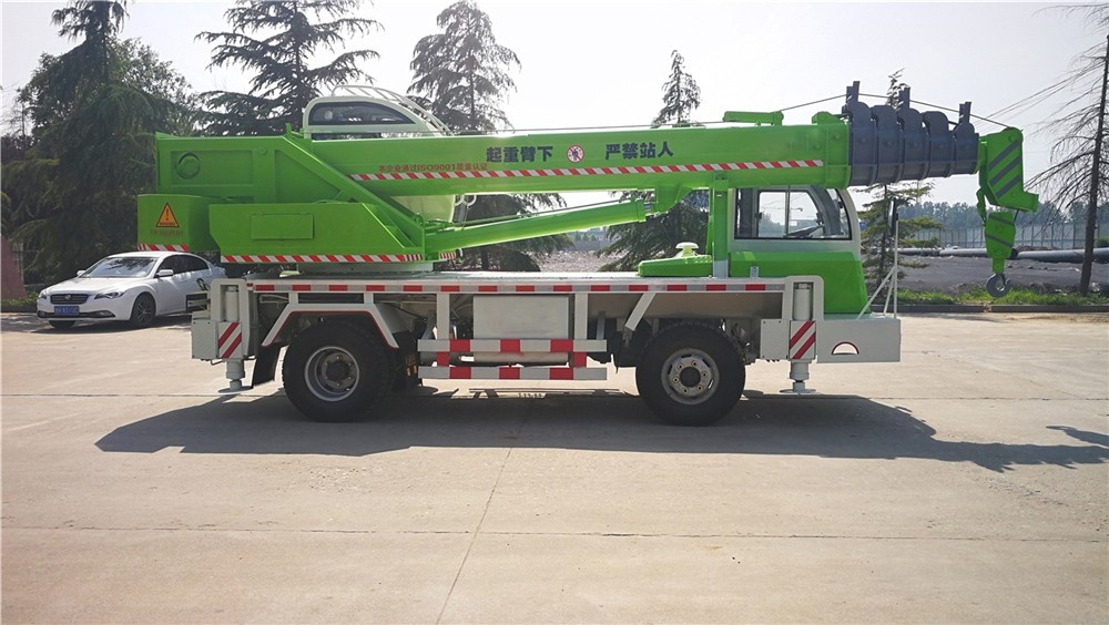 8 Ton Oil-Electric Mobile Crane