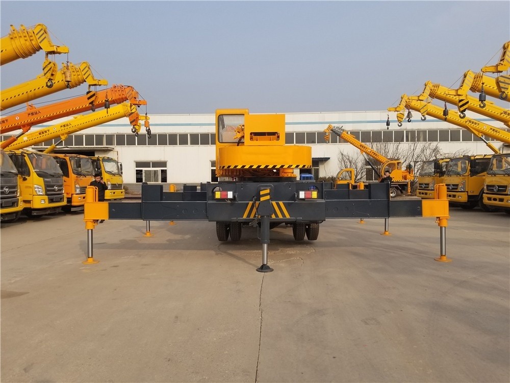 12 Ton Oil-Electric Mobile Crane