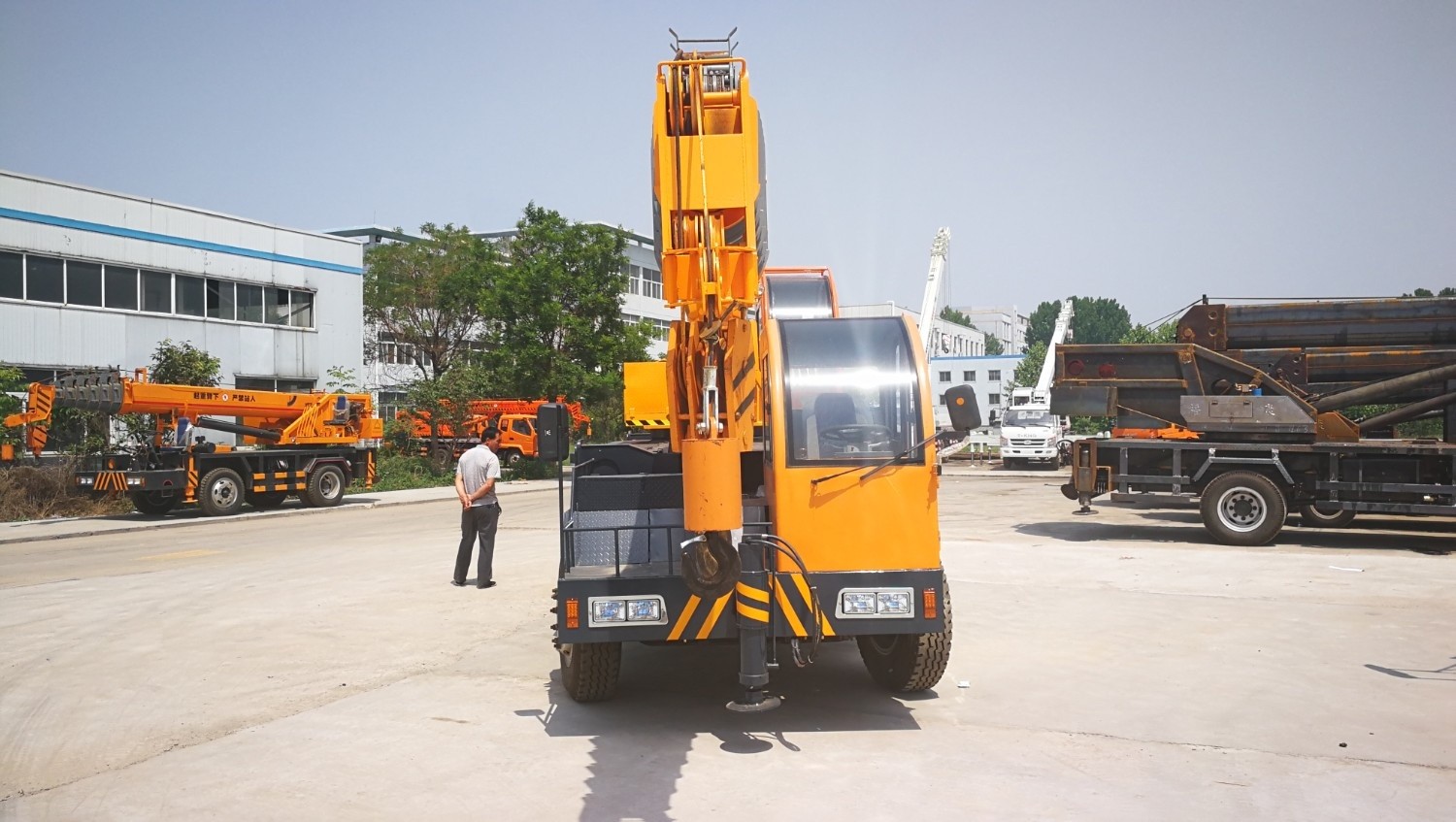 16 Oil-Electric Mobile Crane