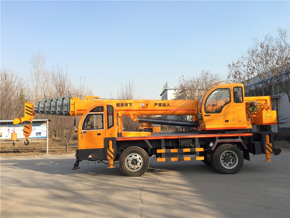 Crane truk plug-in 12 ton