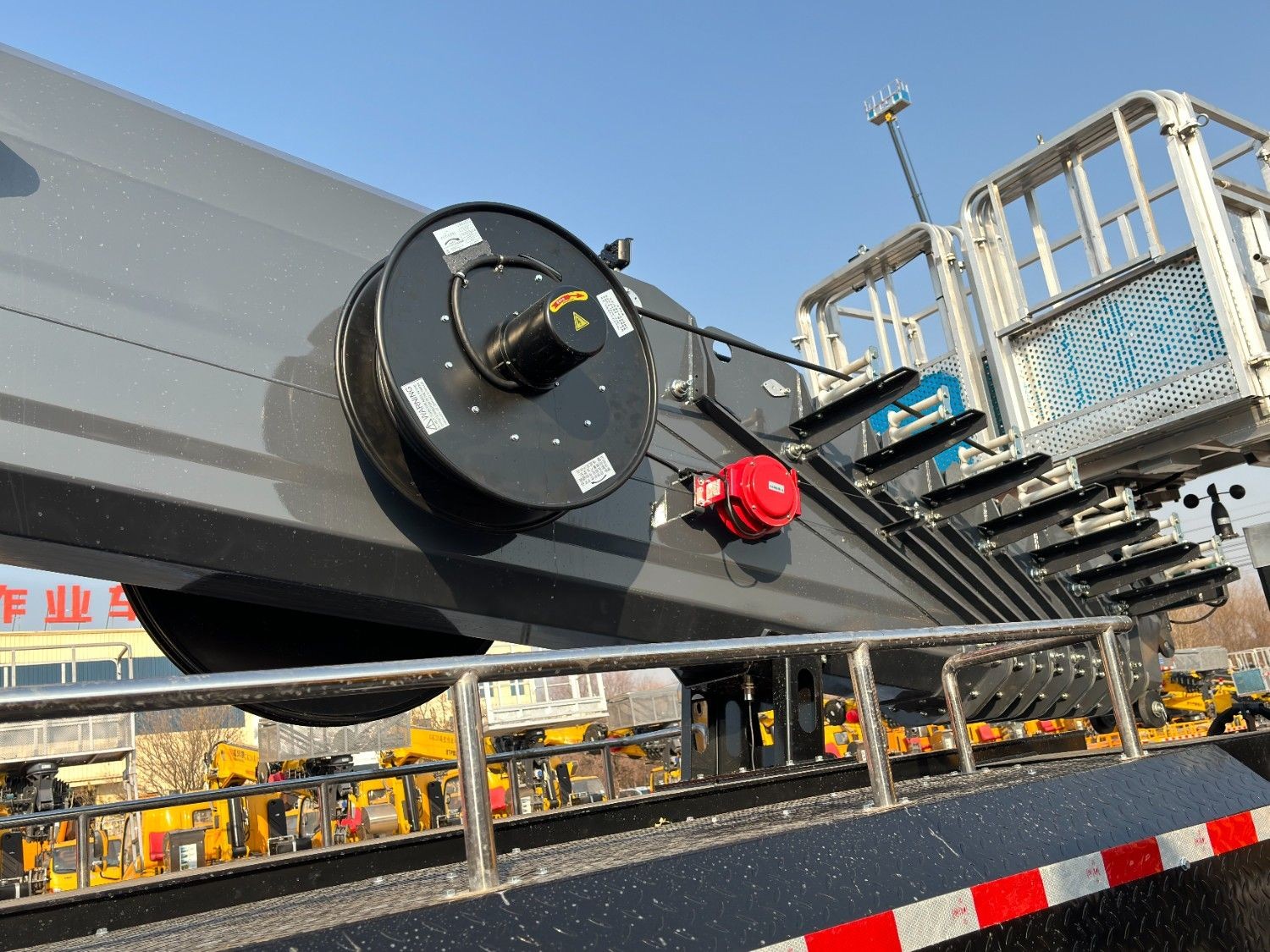 60 Meter Aerial Work Truck With ISUZU GIGA Chassis