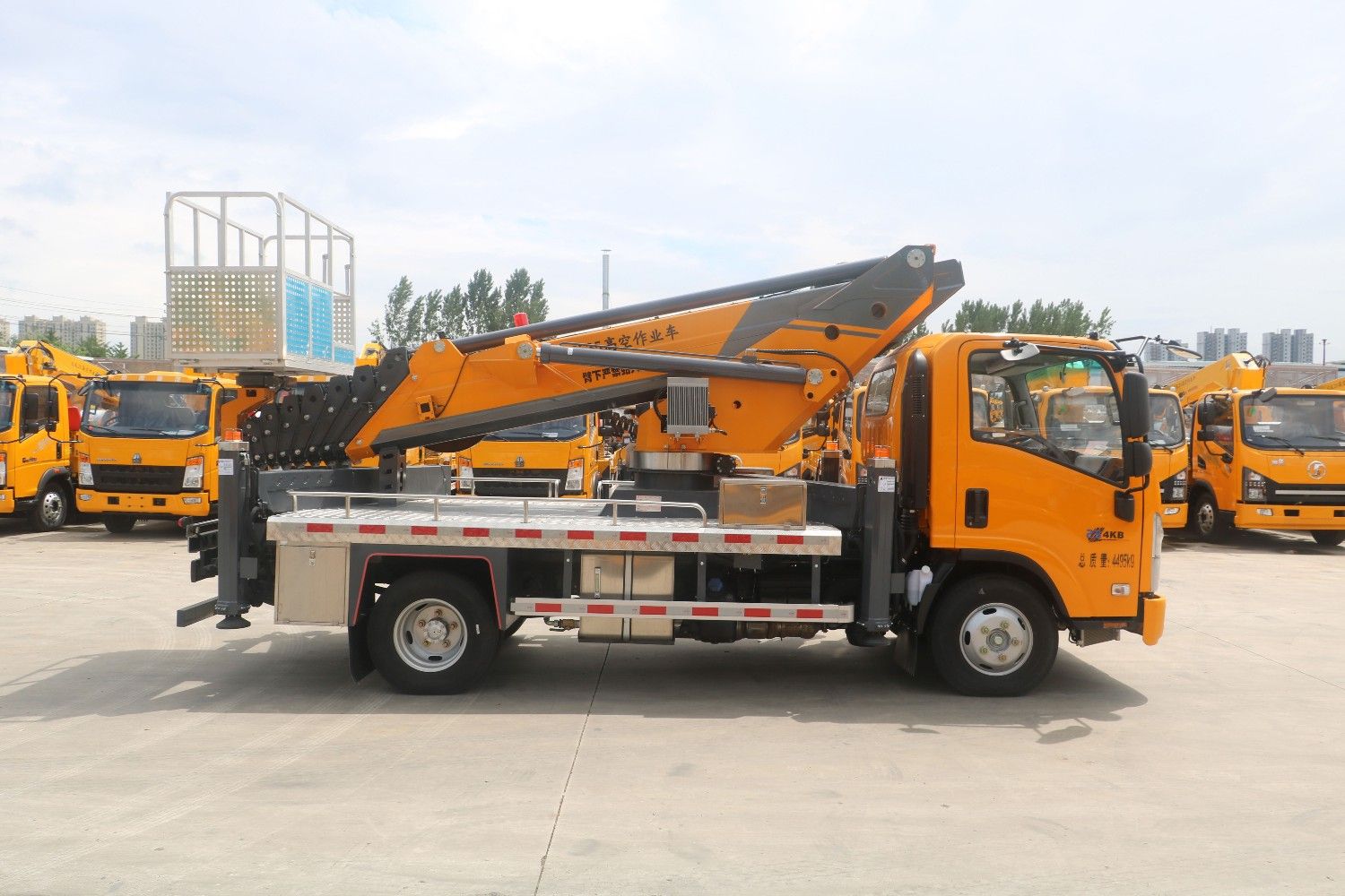 35 Meter Aerial Work Truck With ISUZU Chassis