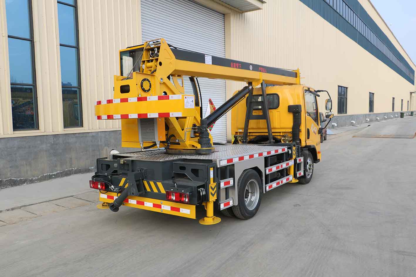 Cẩu di động Fow 5 tấn