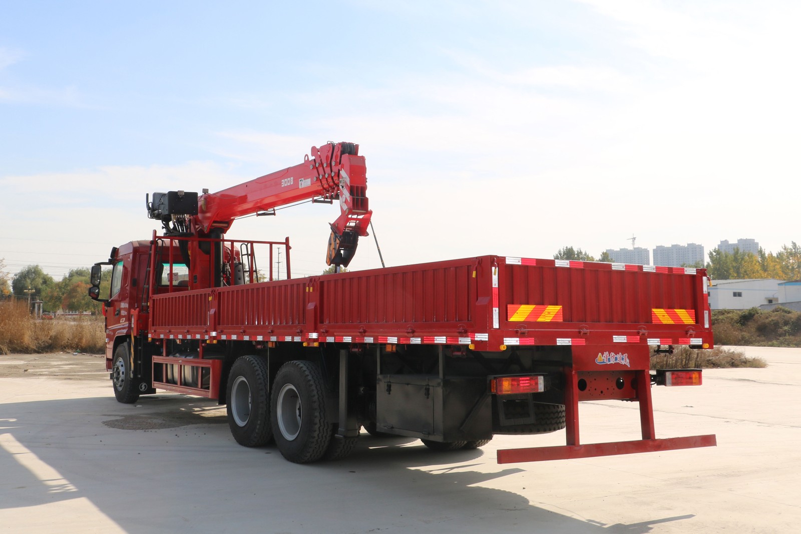 Cần cẩu xe tải tay thẳng 12 tấn