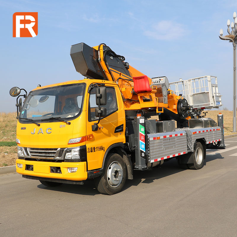 Plate-forme montée sur camion de 45 mètres