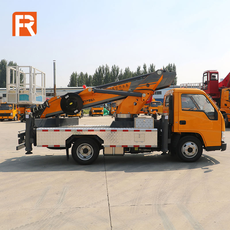 Plate-forme montée sur camion de 30 mètres