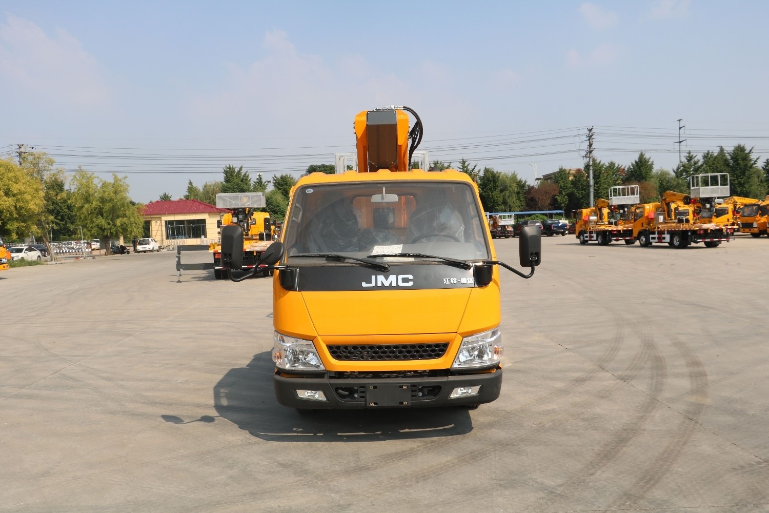 Xe tải làm việc trên không 30 mét với khung gầm JMC