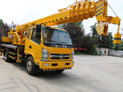 Cần cẩu xe tải