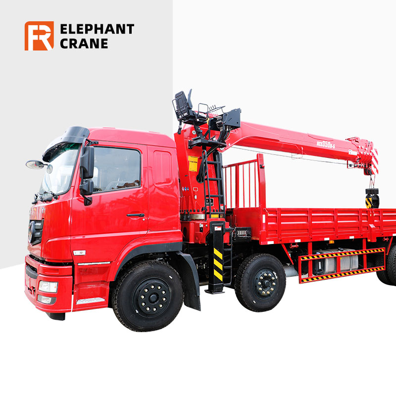 14 ton truk yang dipasang crane